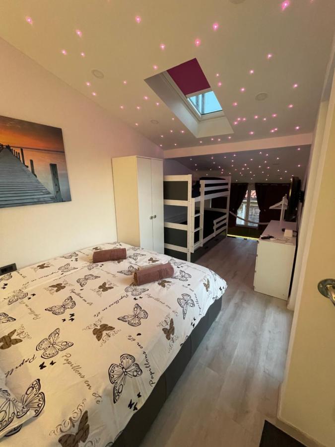 Star Apartment ไพราน ภายนอก รูปภาพ